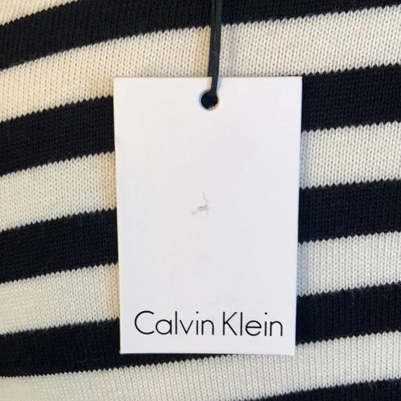 Calvin Klein Sweater - Picture 6 of 9